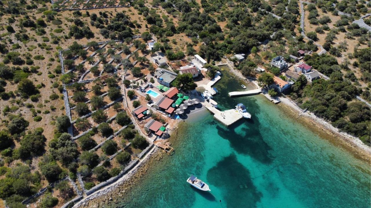Beach House Hela - Resort & Tavern Bain, Free Transport, Pool, Island Of Zut - Kornati Pristanisce Exterior foto